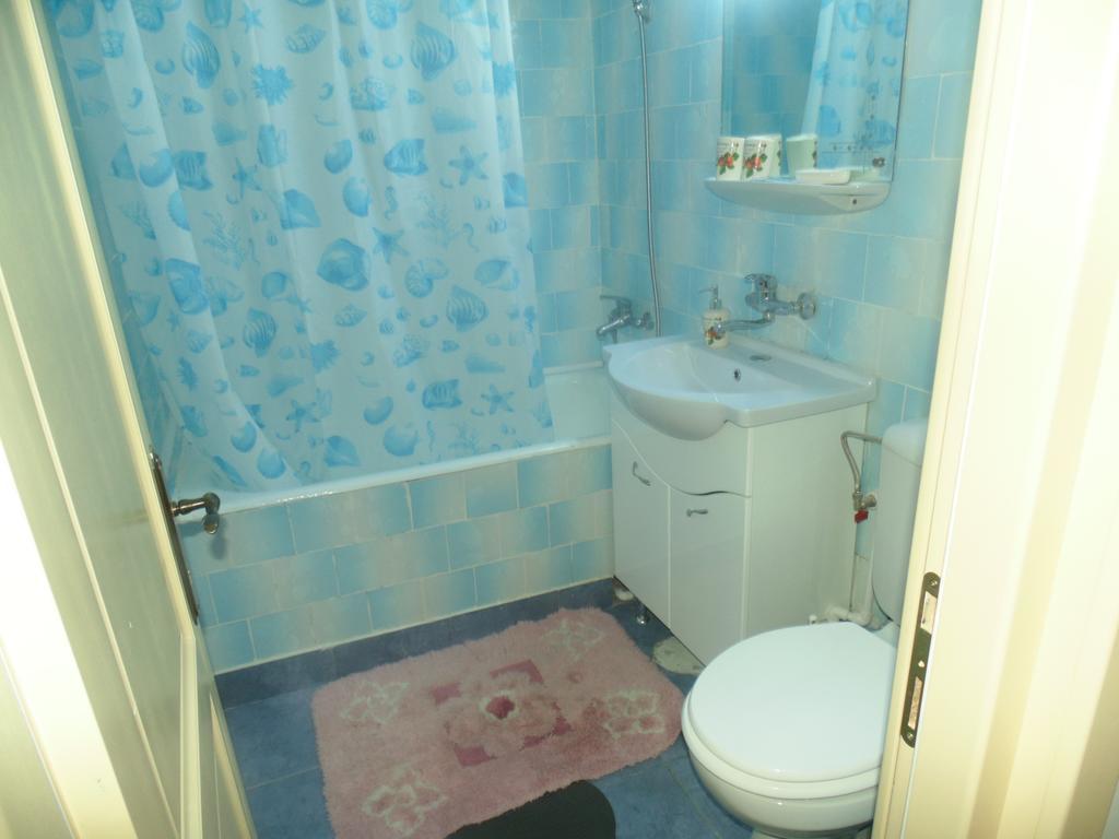 Lary Apartament Szucsáva Szoba fotó