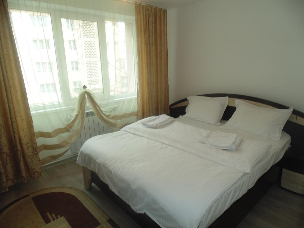 Lary Apartament Szucsáva Szoba fotó
